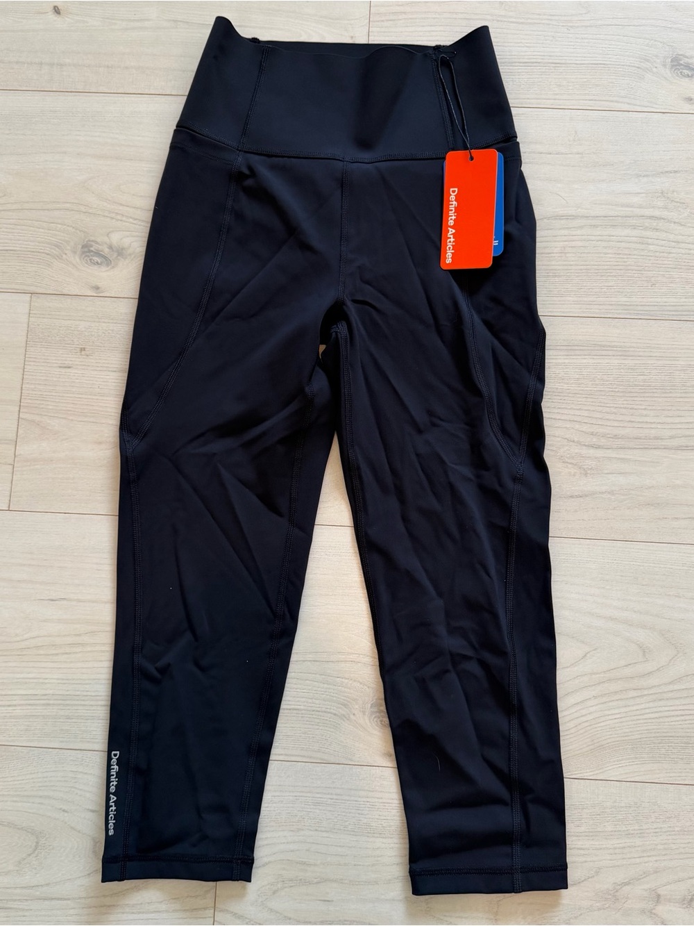 Definite Articles NWT Women's Black Performance Capri Leggings